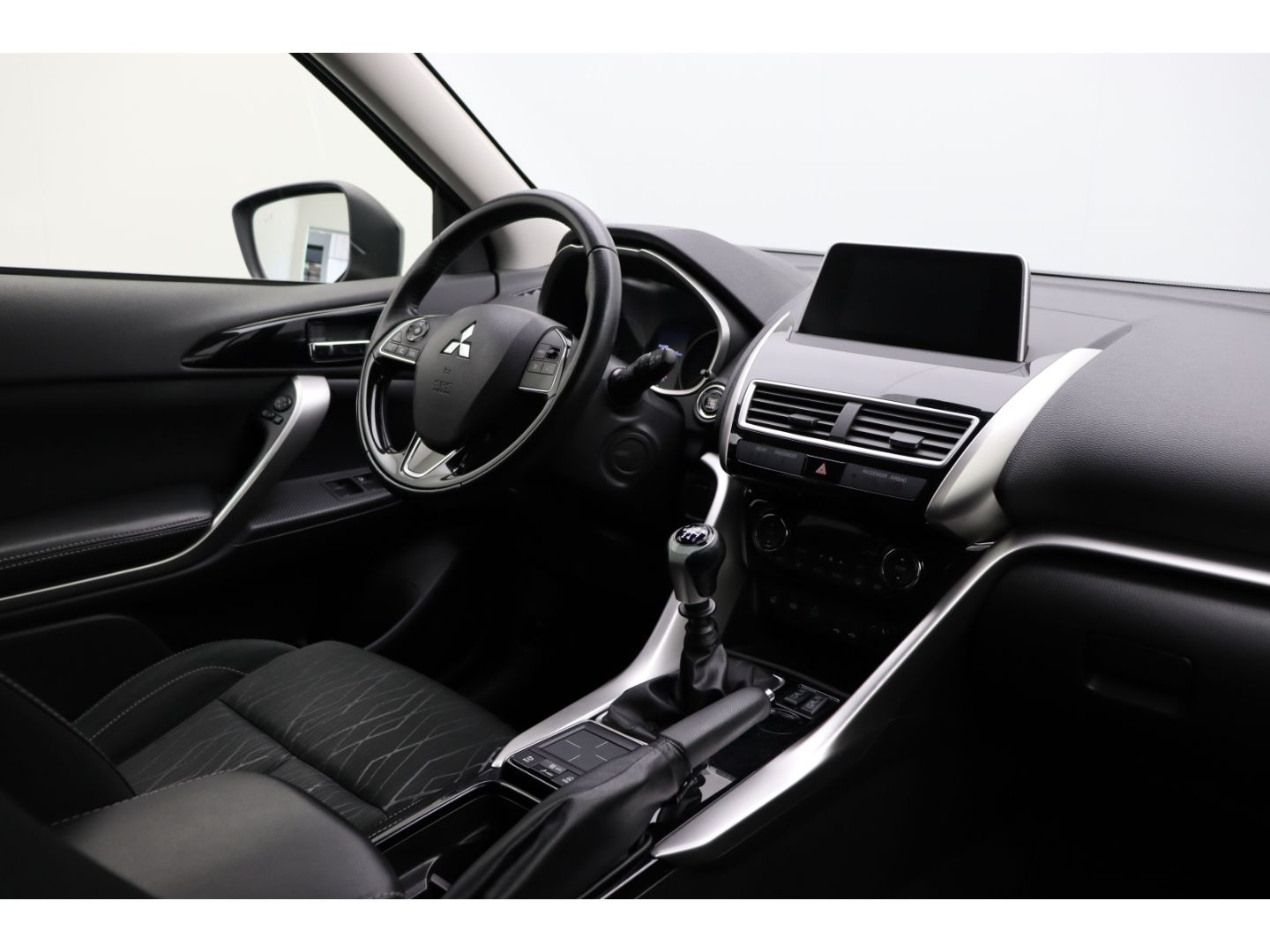 Fahrzeugabbildung Mitsubishi Eclipse Cross Intro Edition 2WD ACC Totwinkelass