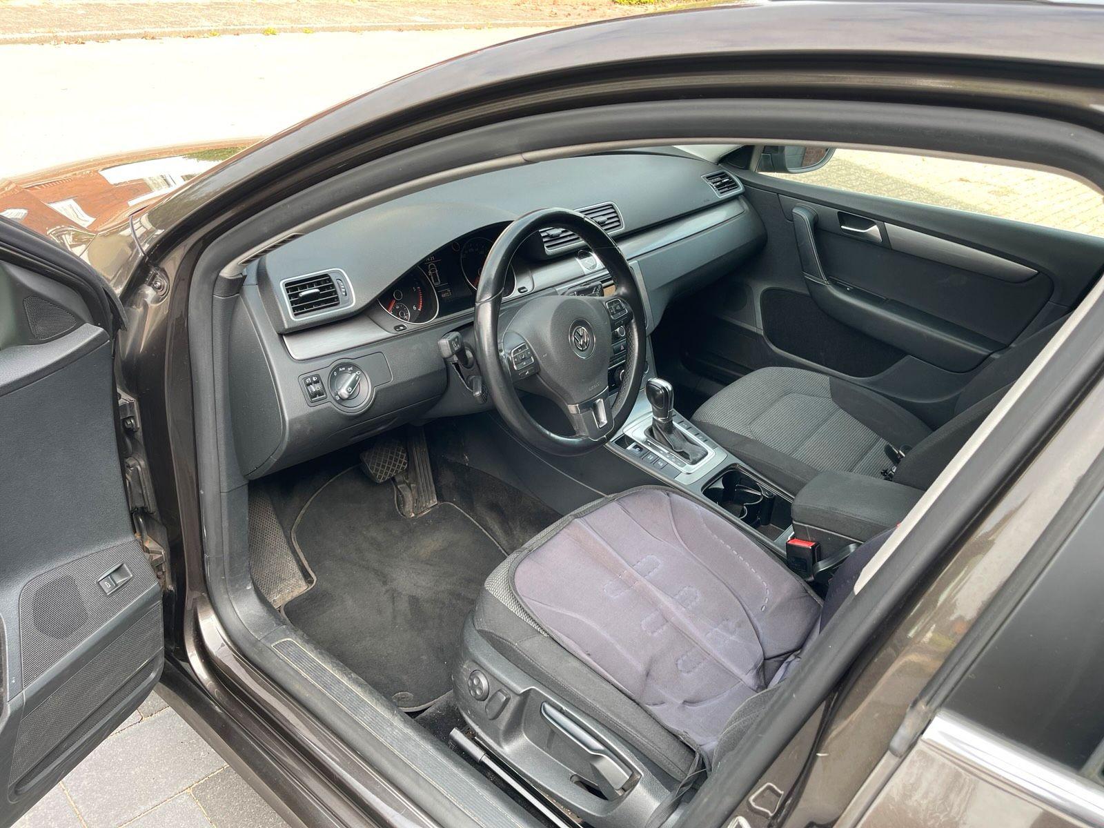 Volkswagen Passat 2012 — photo 7