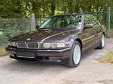 BMW 740iL A, Kette Neu, Navarraviolett - gebrauchte BMW 740 aus dem Jahr 1999