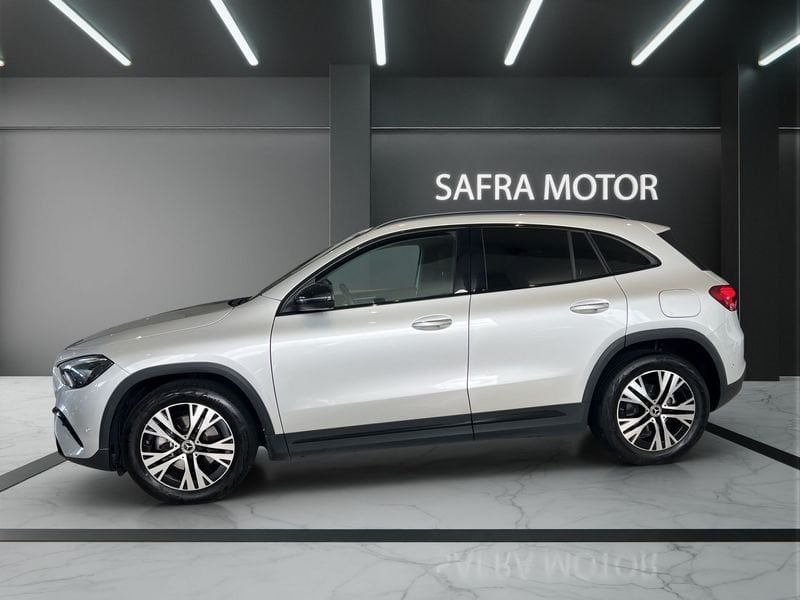 Mercedes-Benz GLA GLA 180 d Auto Progressive Adv imagem 3