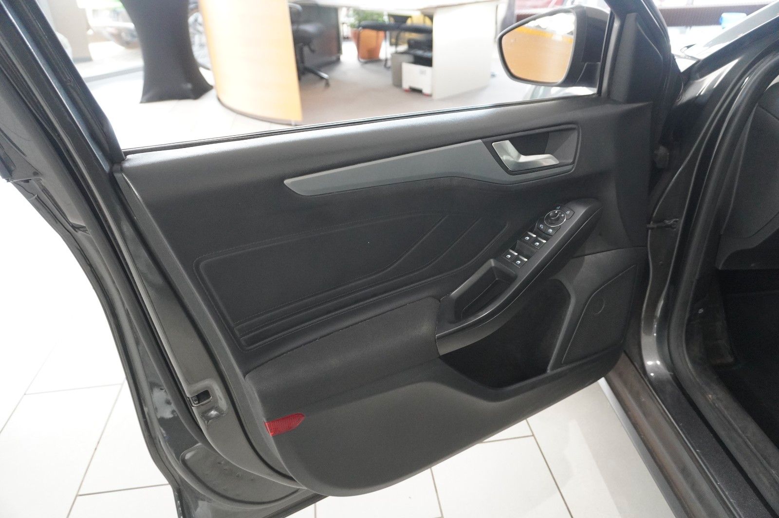 Fahrzeugabbildung Ford Focus Turnier 1.5D COOL & CONN. NAVI/LED/KAMERA
