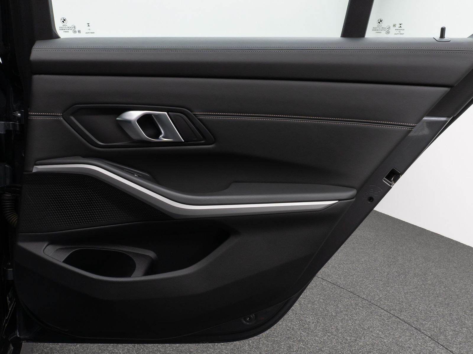 Fahrzeugabbildung BMW 320d DAB HiFi CockPitPro Lordos Alarm PDC Sport