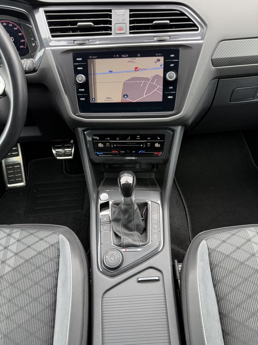 Fahrzeugabbildung Volkswagen Tiguan Allspace 4M R-Line NAV+IQ-LIGHT+AHK+20ZO