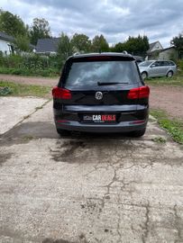 Volkswagen Tiguan - 2
