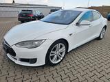 Tesla Model S Dual - weiße Tesla Model S