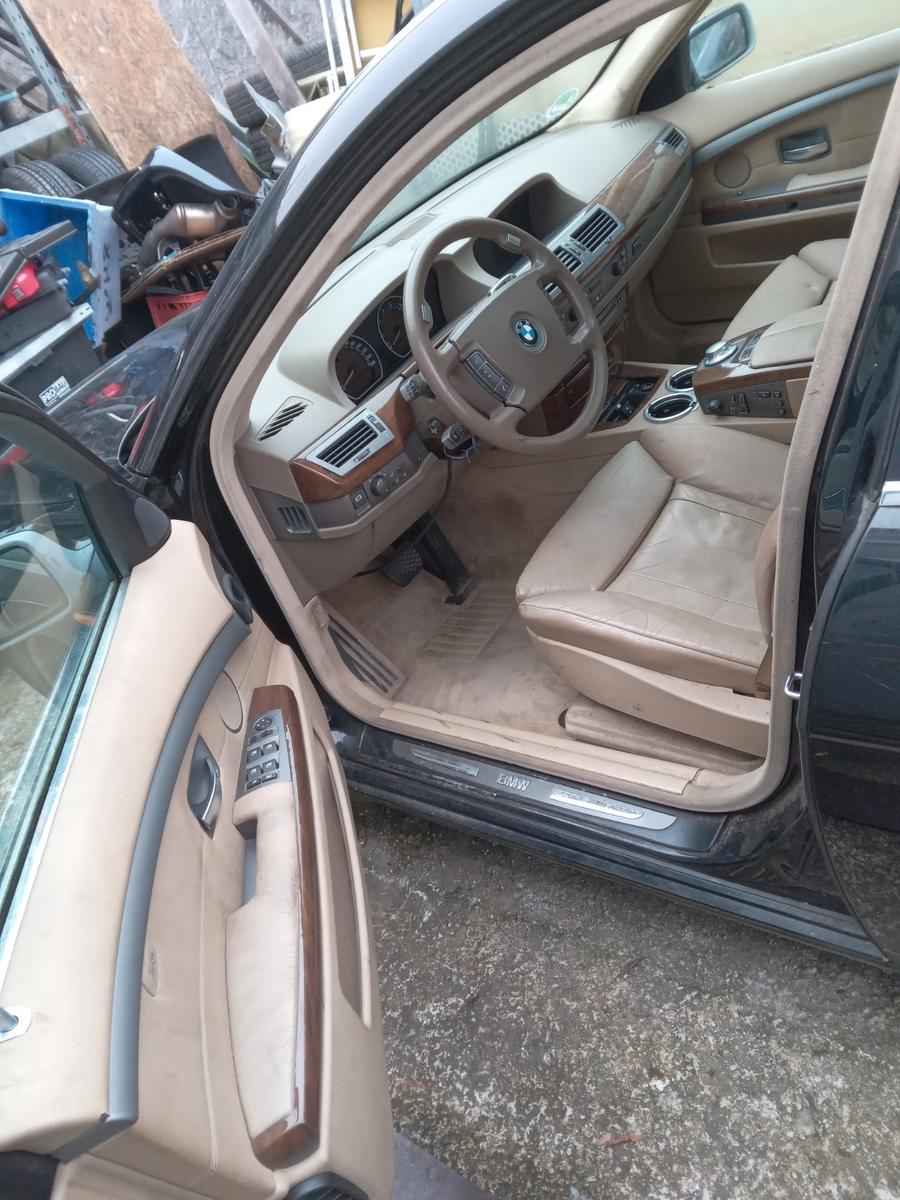 BMW 735i A -