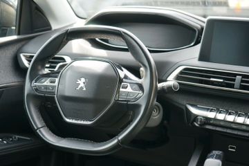 Fahrzeugabbildung Peugeot 5008 Allure*2 Hand*Panorama*Kamera*Service Neu*