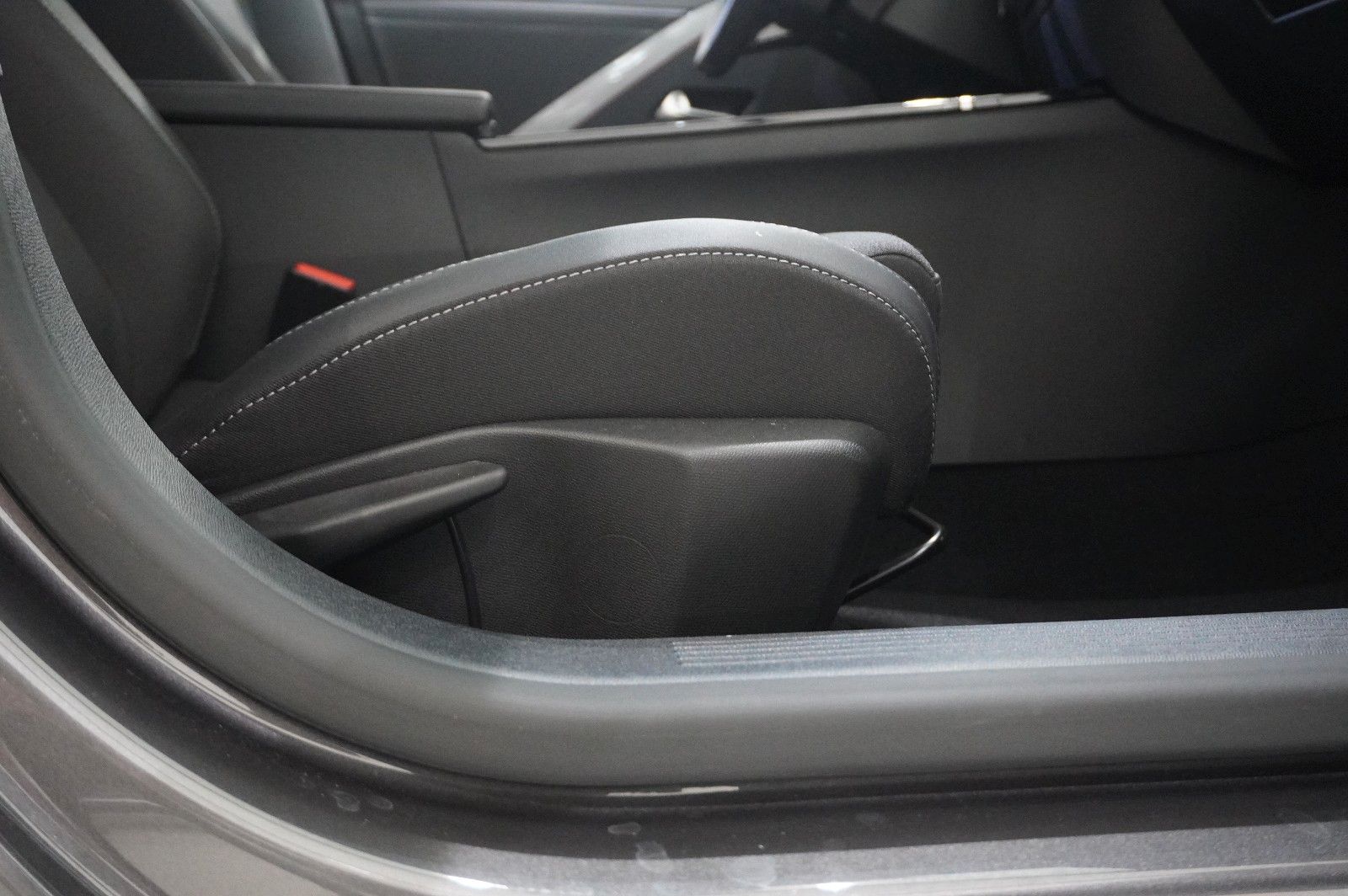 Fahrzeugabbildung Opel Astra L Lim. 1.2T GS LINE NAVI/LED/360°/HUD/DAB+