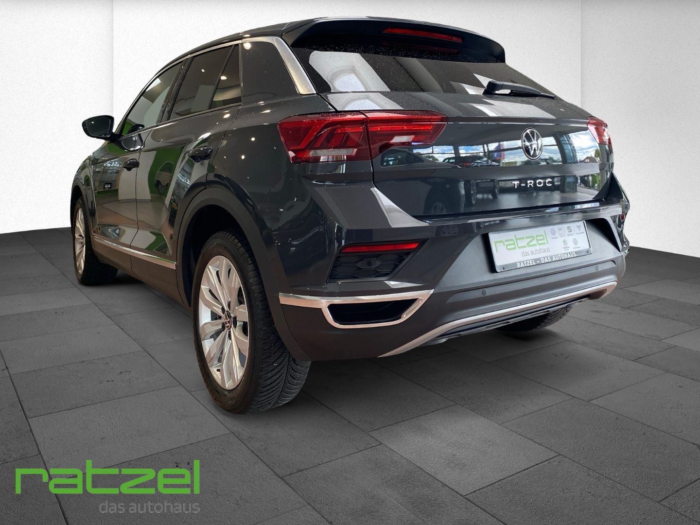 Fahrzeugabbildung Volkswagen T-Roc Sport 1.5 TSI DSG Navi LED Sperrdiff. ACC