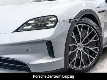 صورة 8 لـ 2024 Porsche TAYCAN