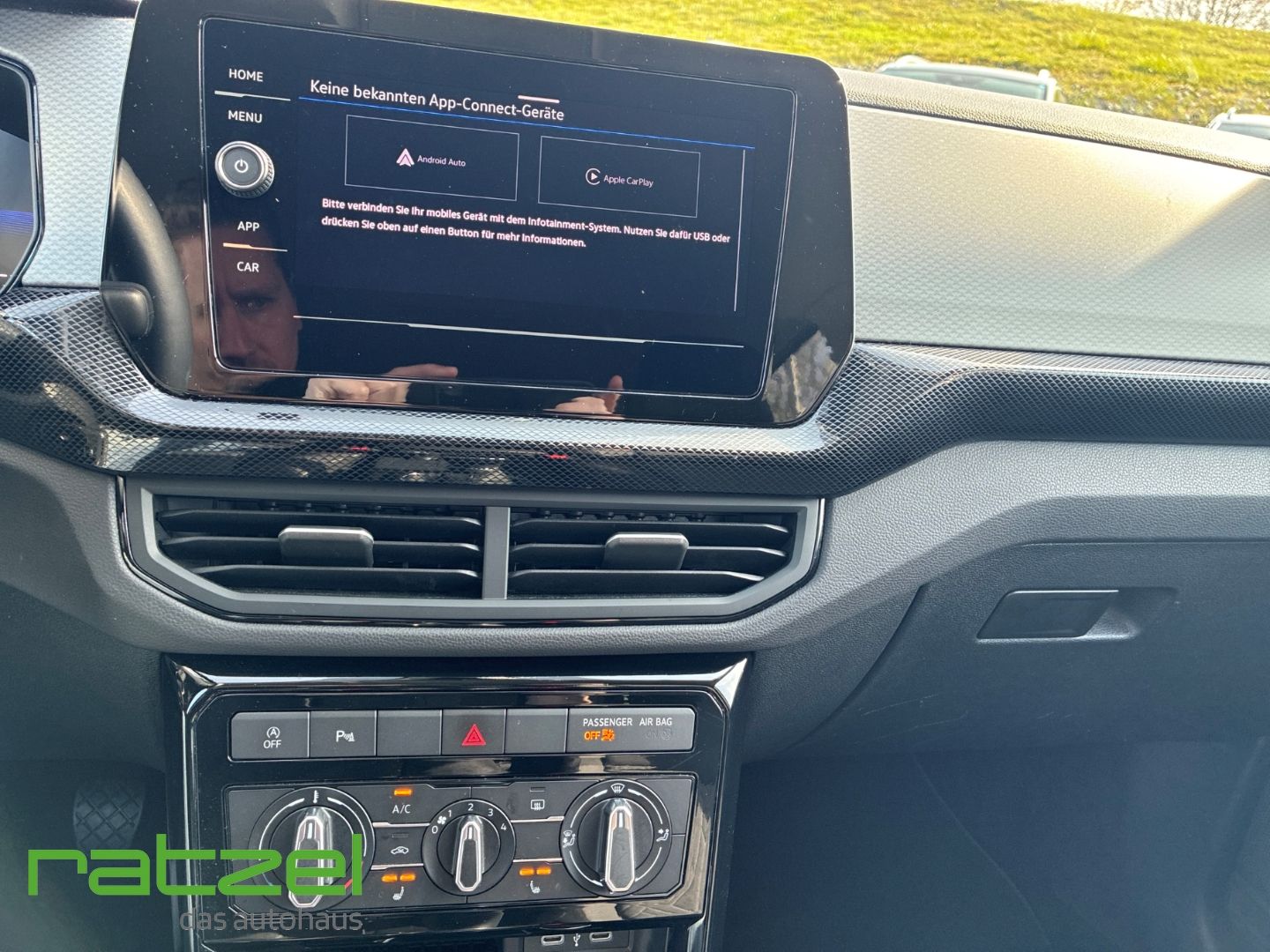 Fahrzeugabbildung Volkswagen T-Cross Life 1.0 TSI Digitales Cockpit LED Apple
