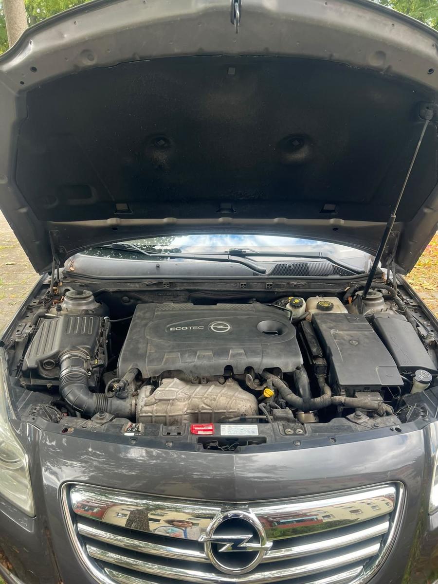 Opel Insignia 2012 — engine 160 HP (118kW)