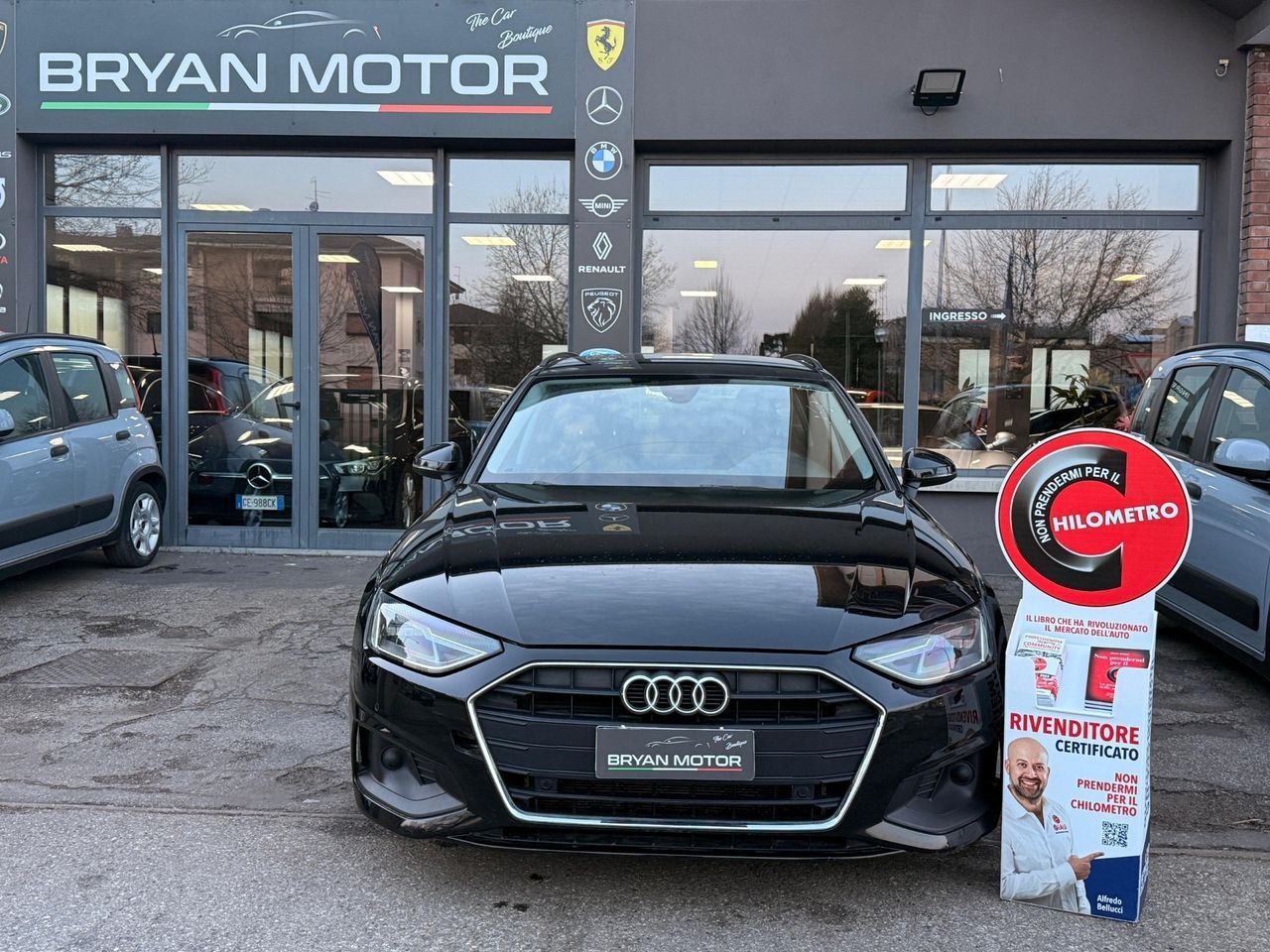 Audi A4 Avant 30 TDI/136 CV S tronic Business Ad imagem 2