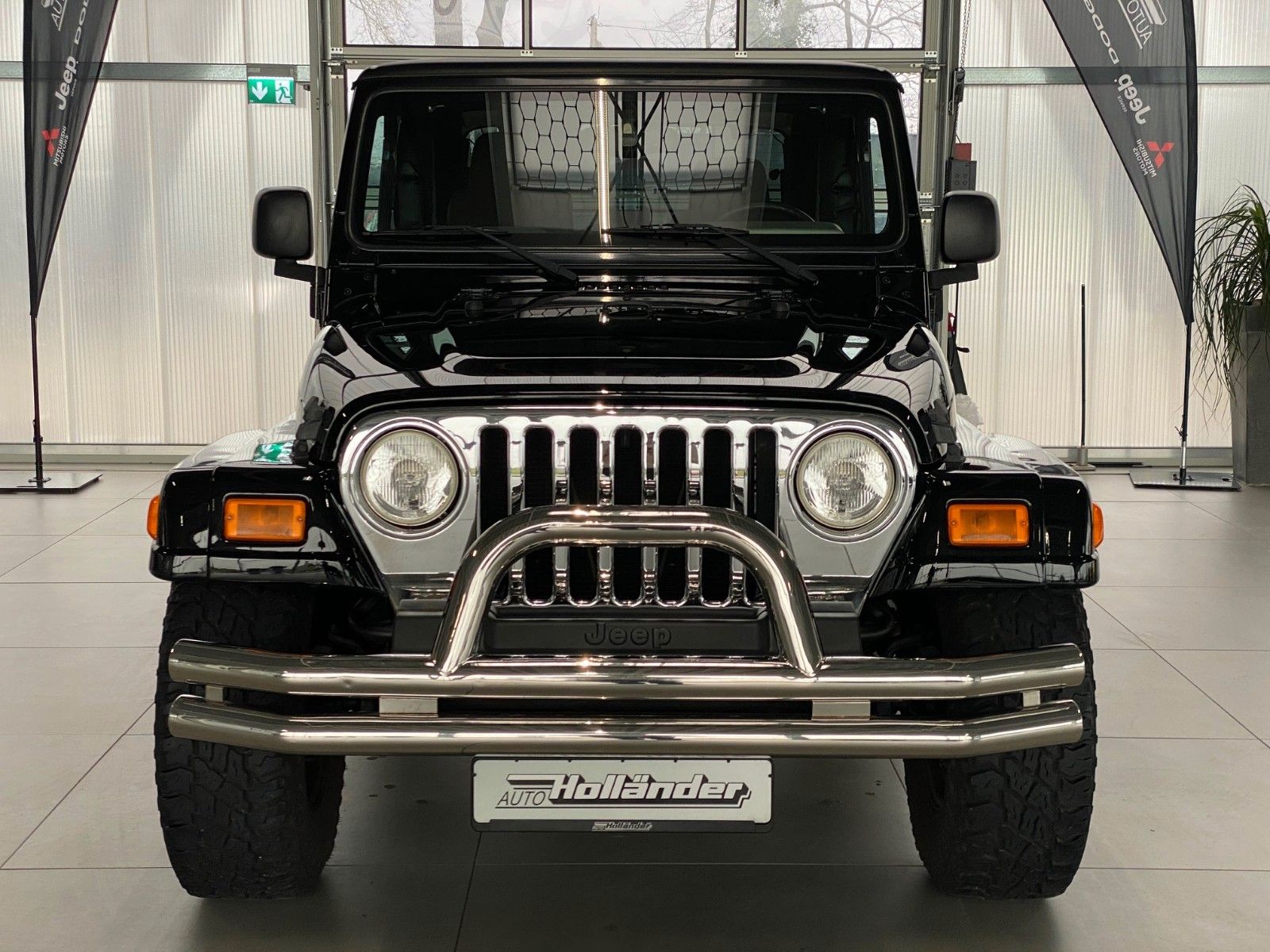 Fahrzeugabbildung Jeep Wrangler 4.0 Sport BFGoodrich T/A 265/70R16 TOP