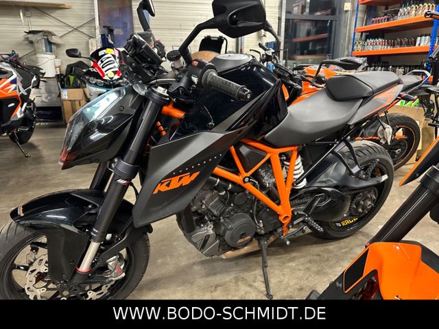 KTM 1290 Super Duke R 2015