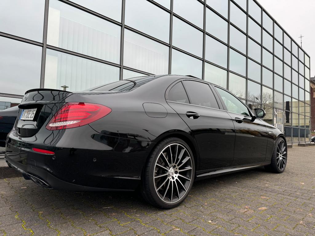 Mercedes-Benz E 43 AMG
