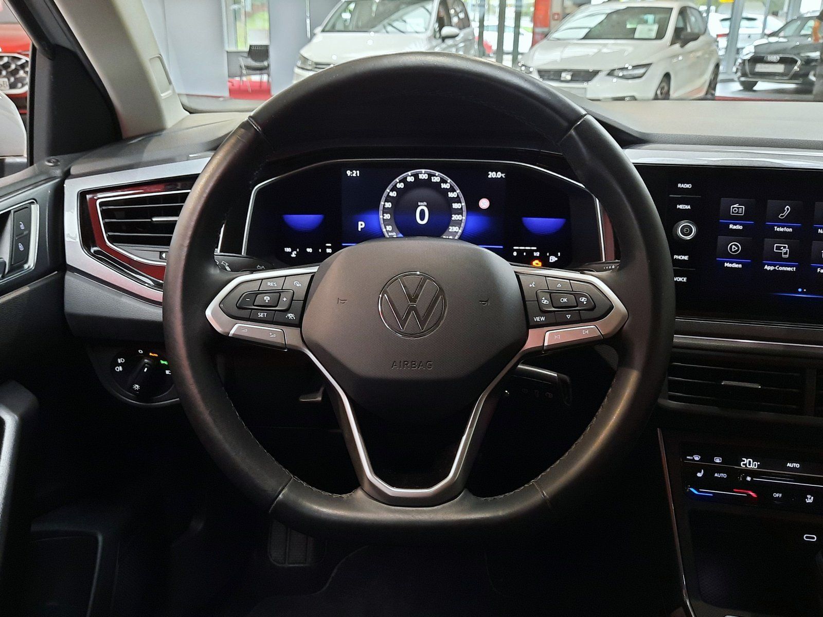 Fahrzeugabbildung Volkswagen Polo Style TSI DSG *Navi*Cam*LED*PDC*Sitzhzg*ACC