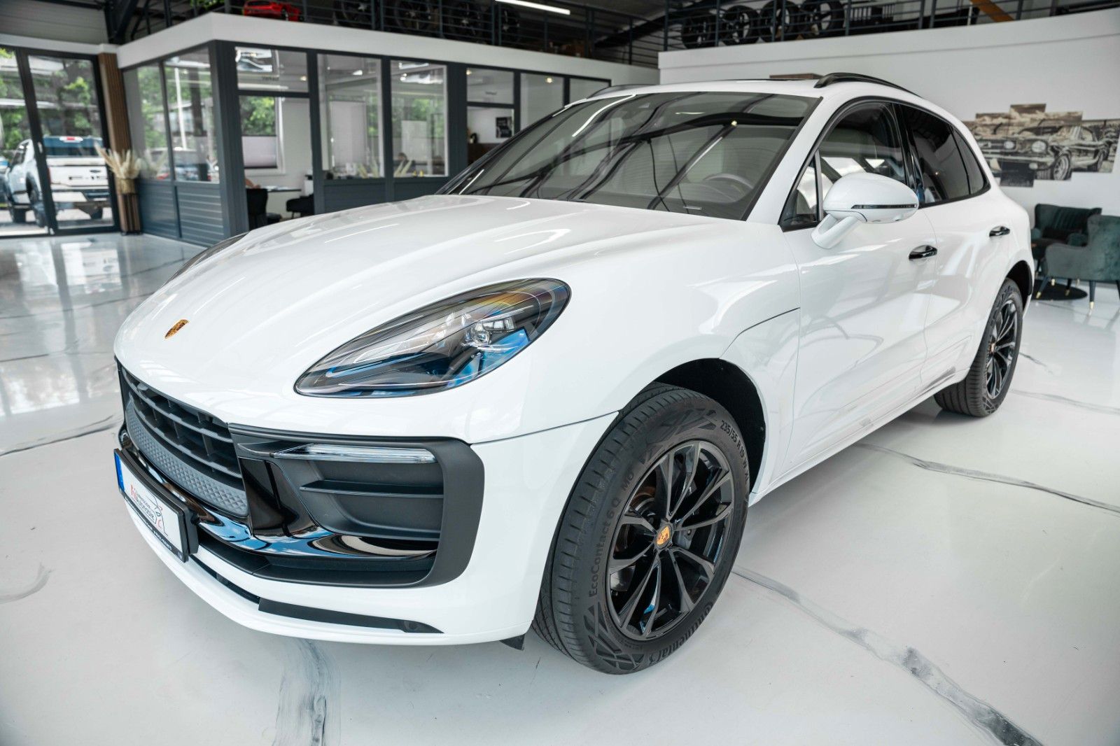 PORSCHE Macan