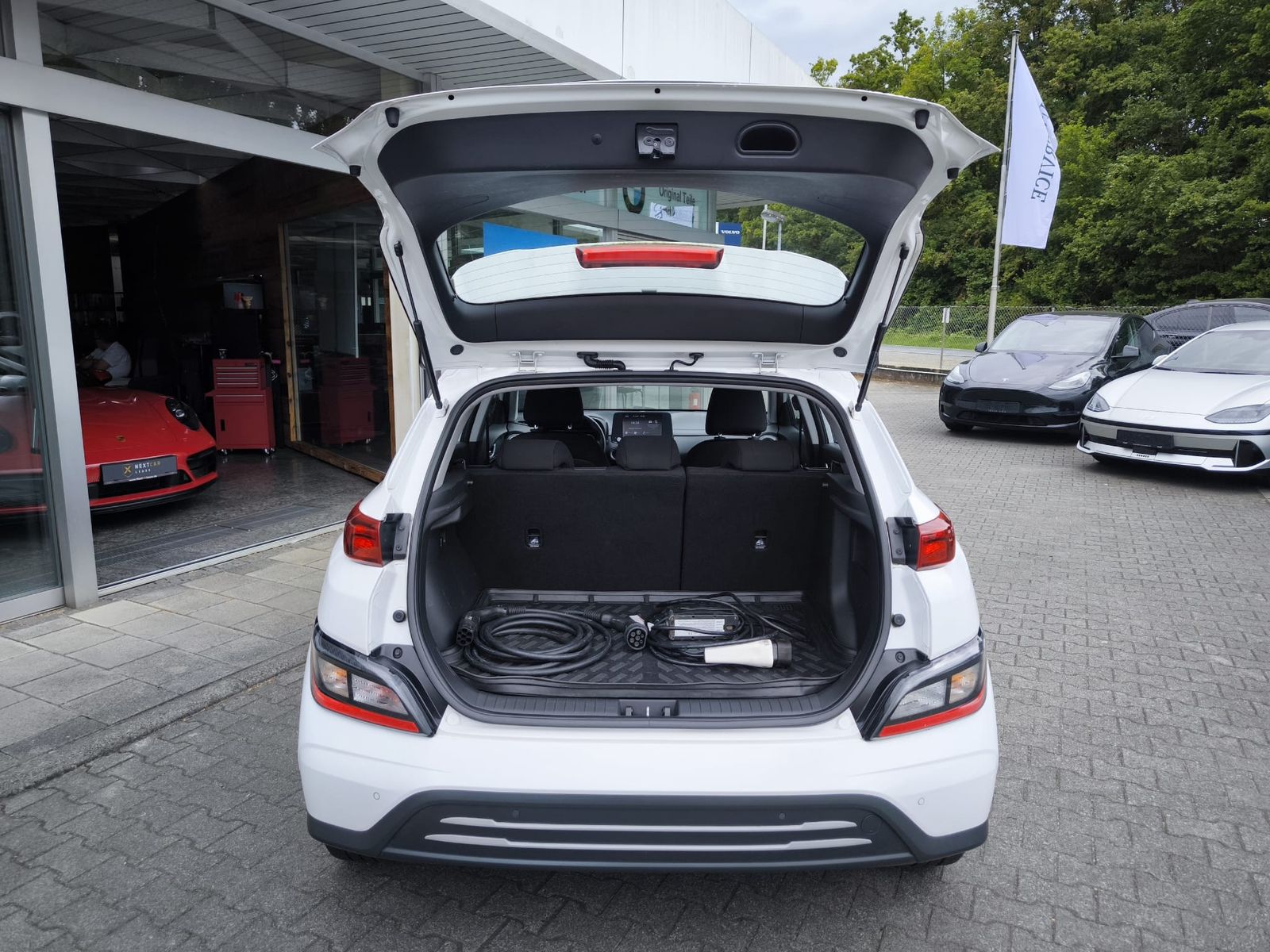 Fahrzeugabbildung Hyundai Kona Elektro Select SHZ+LHZ+KAMERA+ACC+DAB+