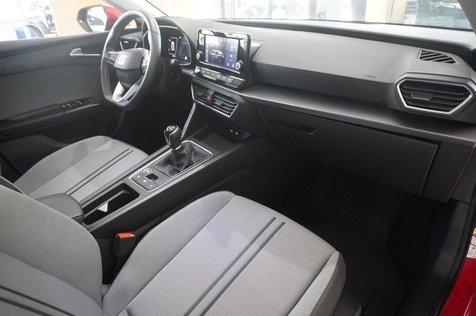 Fahrzeugabbildung SEAT Leon ST 2.0 TSI STYLE NAVI/LED/KAMERA/VIRT./DAB+