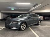 Skoda Superb 2.0 TDI SCR Style Combi Style - Skoda Superb Gebrauchtwagen in München