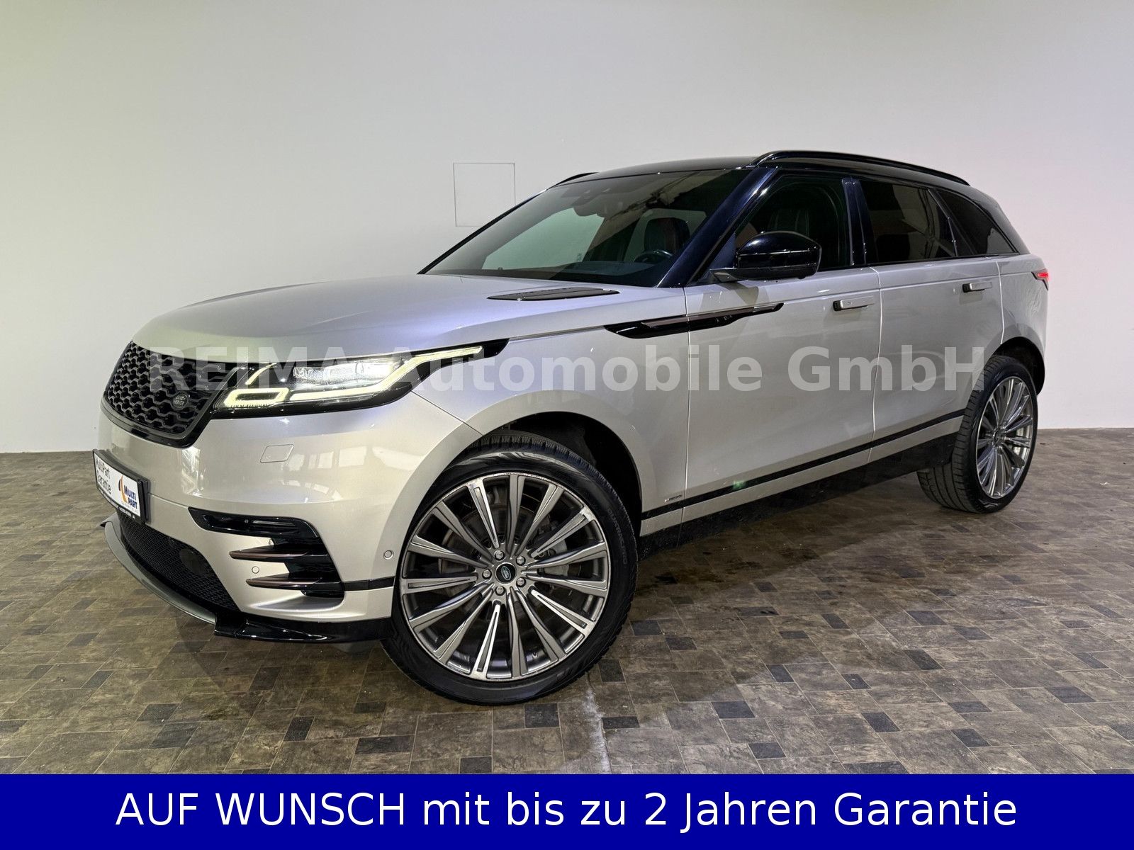 Fahrzeugabbildung Land Rover Range Rover Velar 3,0i R-Dynamic AWD, Pano