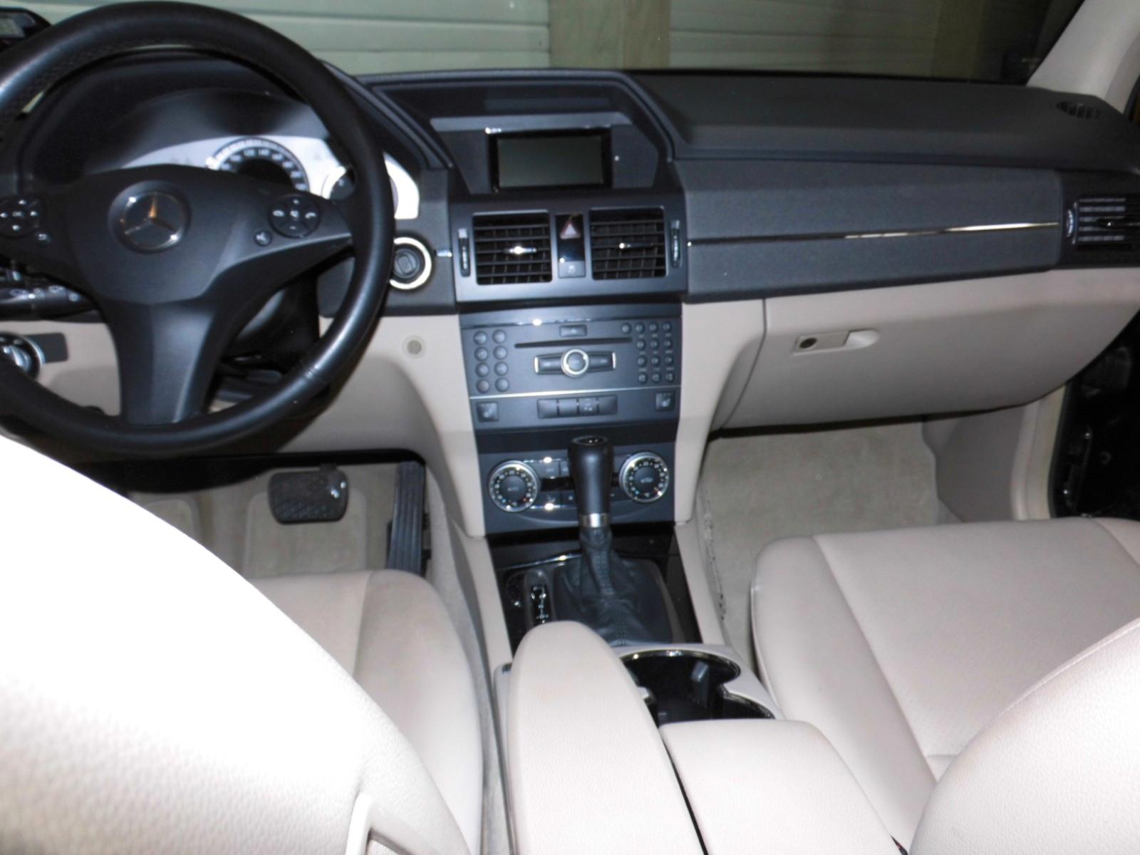 Mercedes-Benz GLK250 2010 — photo 8