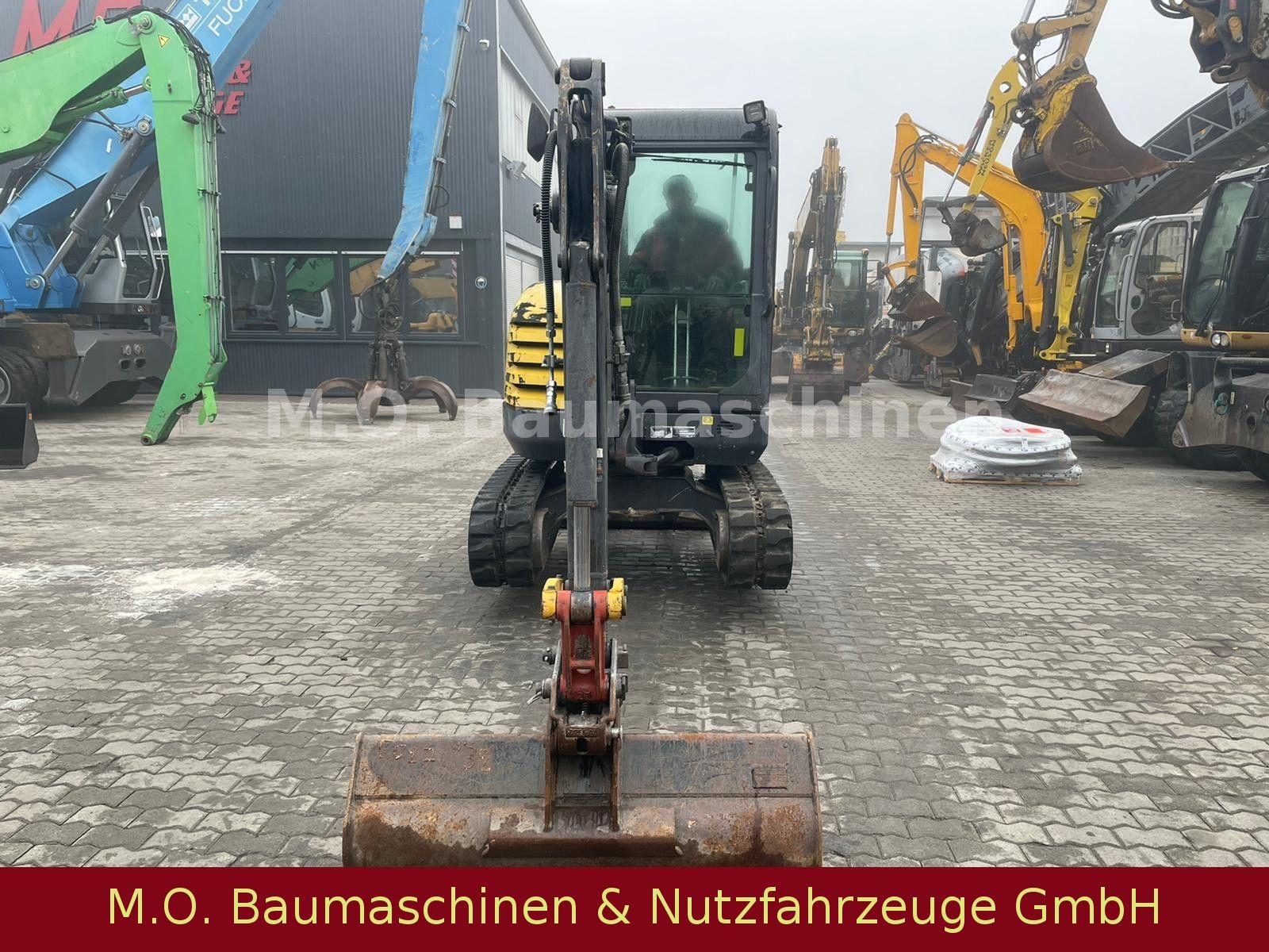 Fahrzeugabbildung Volvo EC 27 C / SW / Hammerline / 2,79t /