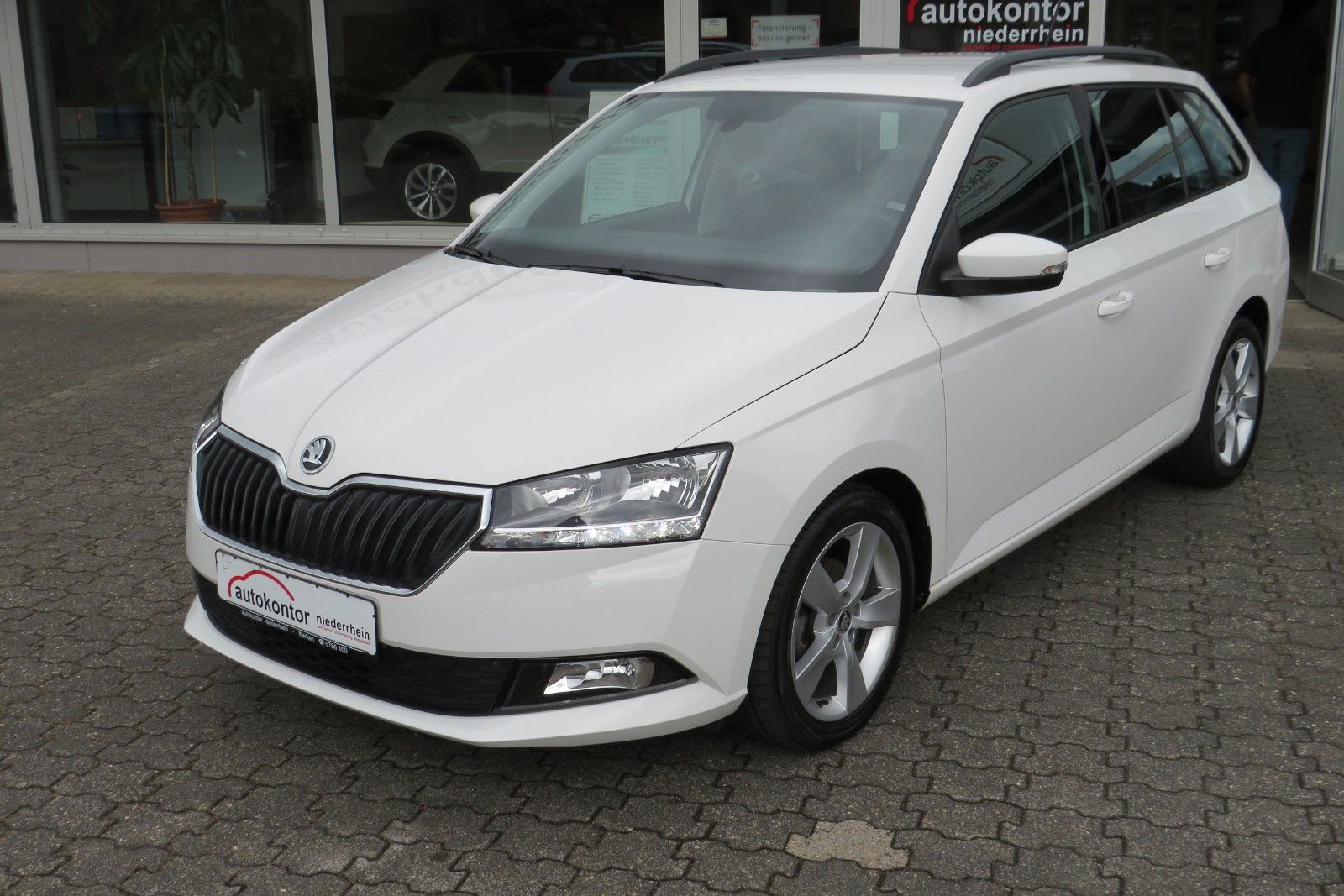 Fahrzeugabbildung SKODA Fabia Combi KLIMA SITZHEIZUNG PDC ALU 1.HAND
