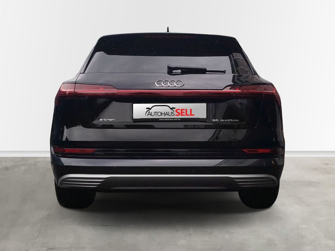 Fahrzeugabbildung Audi e-tron advanced 55 quattro 300 kW