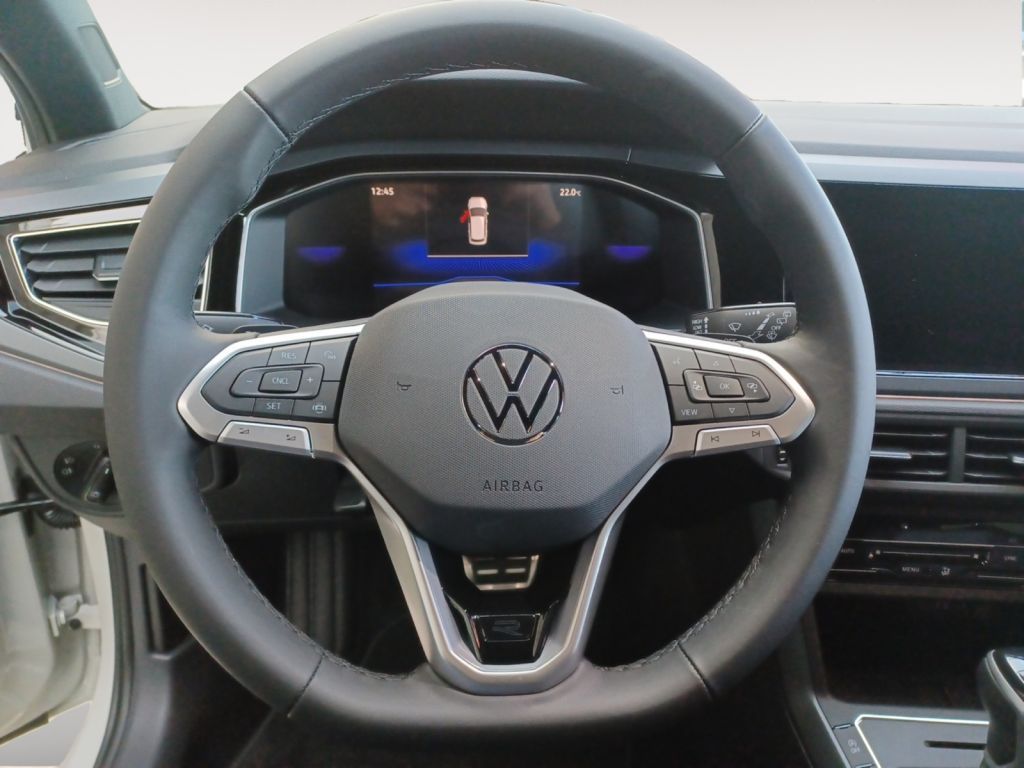 Fahrzeugabbildung Volkswagen Taigo 1.0 TSI DSG R-Line Black Style Navi, AHZV