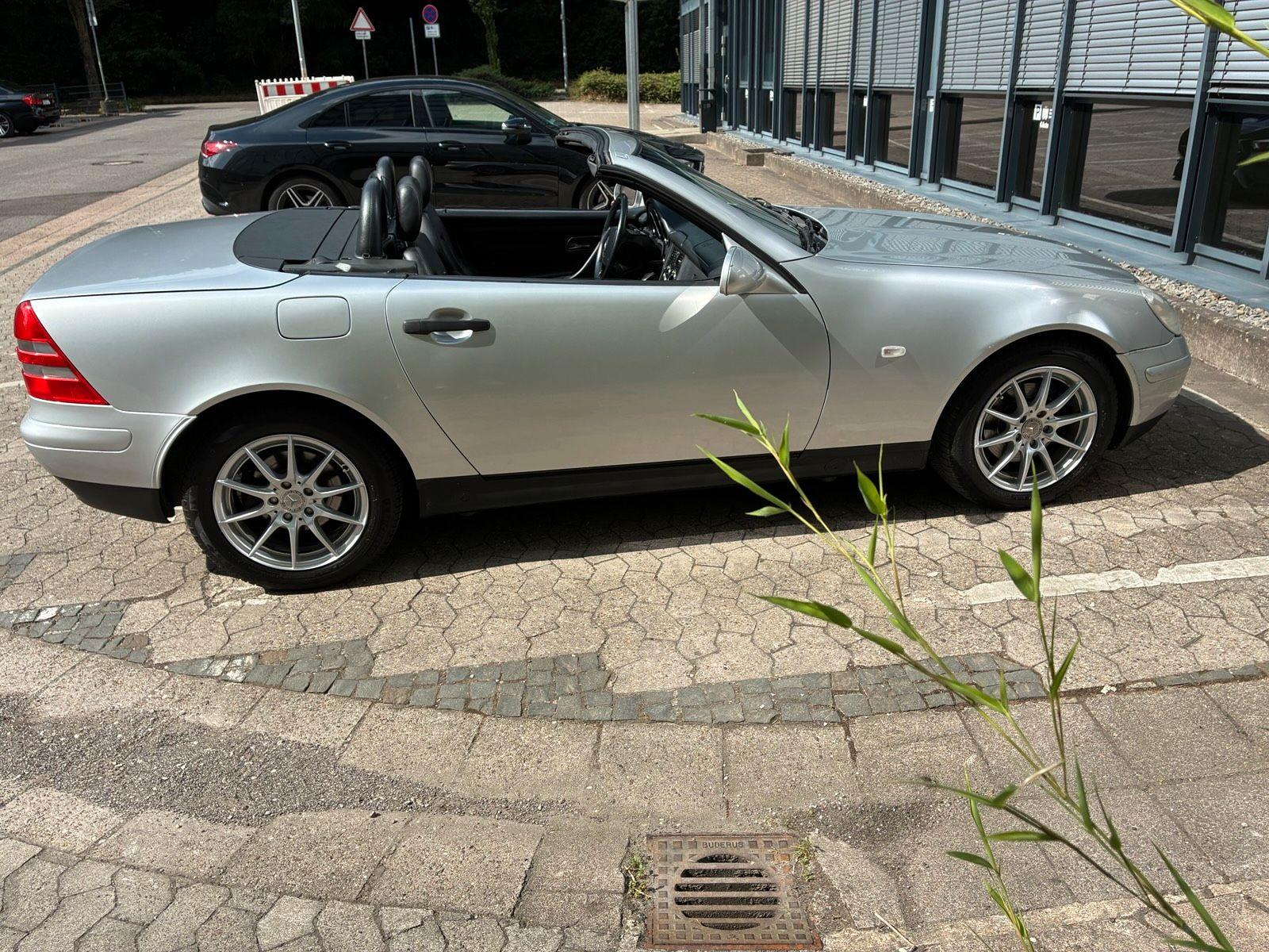 Mercedes-Benz SLK 230