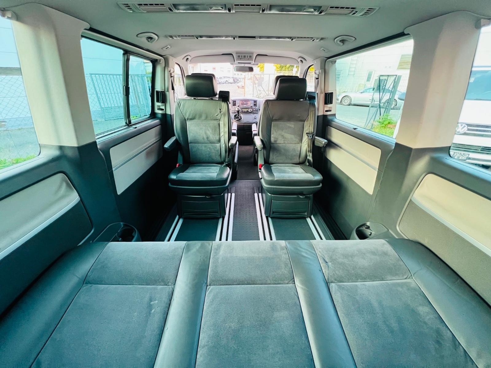 VOLKSWAGEN T5 MULTIVAN UNITED 2.5 TDI 174ch 4MOTION - 7 PLACES - 2 PORTES COULISSANTES ÉLECTRIQUES - ALCANTARA/CUIR - GPS - CHAUFFAGE AUXILIAIRE