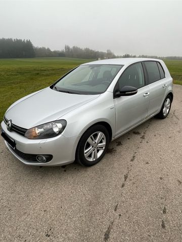 Volkswagen Golf 1.6 TDI MATCH 