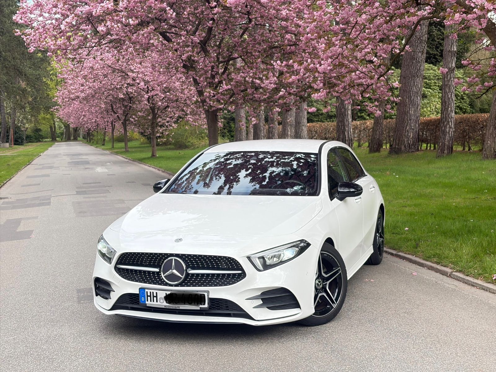 MERCEDES-BENZ A 250 DCT AMG Styling Automatik LED Navi