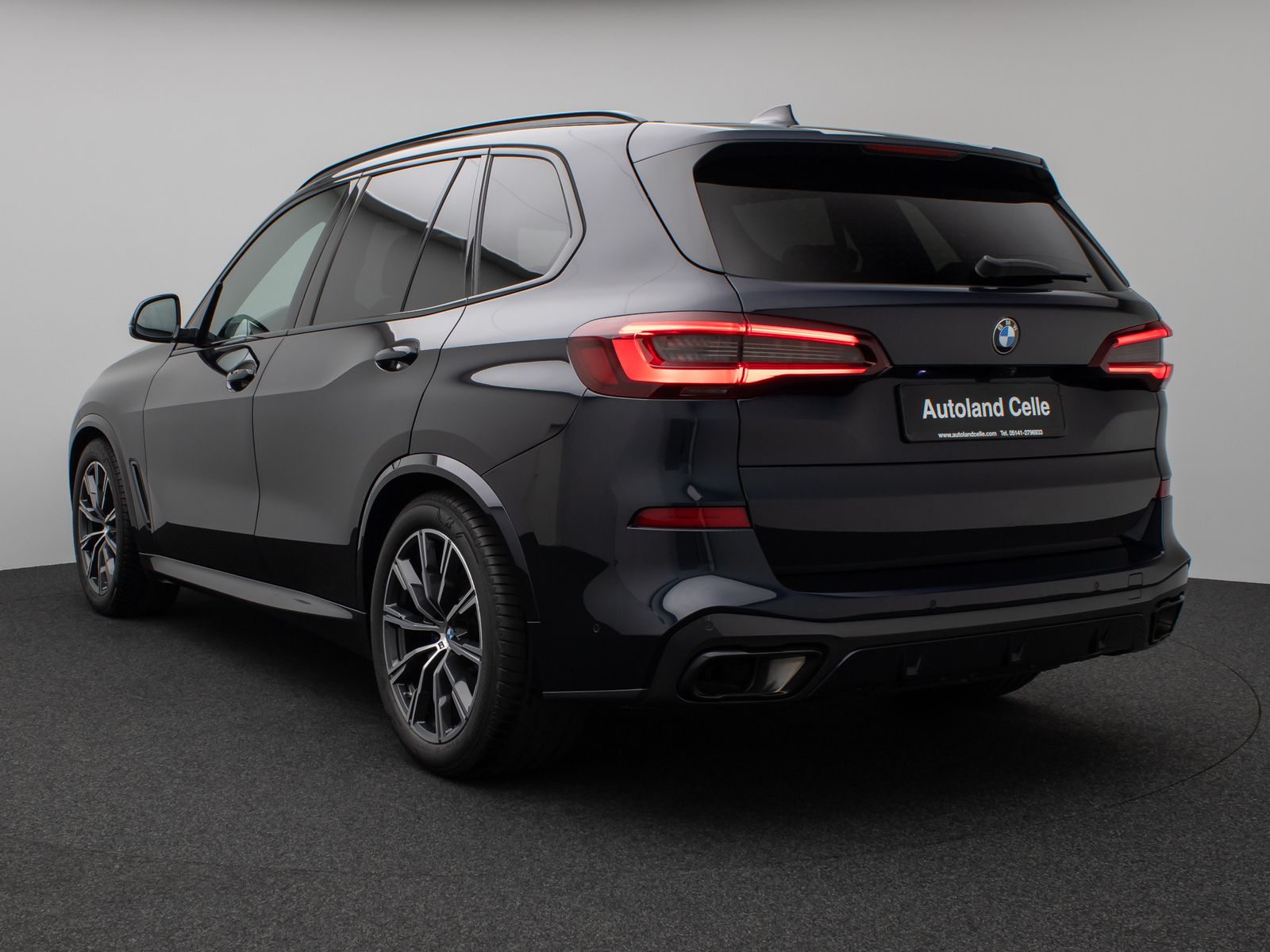 Fahrzeugabbildung BMW X5 xD40d M Sport Panorama Kamera HUD DAB Massage