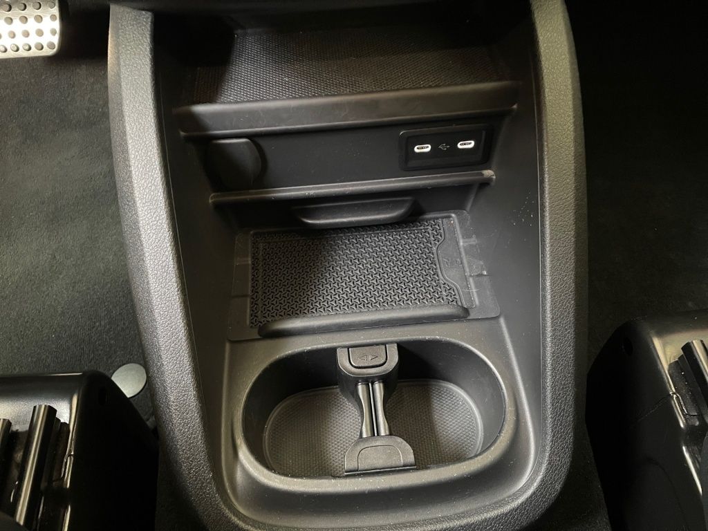 Fahrzeugabbildung Mercedes-Benz V 300 d STYLE lang 7 Sitze 2,5t AHK Sound 360°