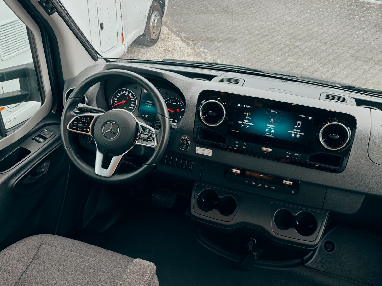 Fahrzeugabbildung HYMER / ERIBA / HYMERCAR B-KLASSE MC T 680 - AUS ERSTBESITZ