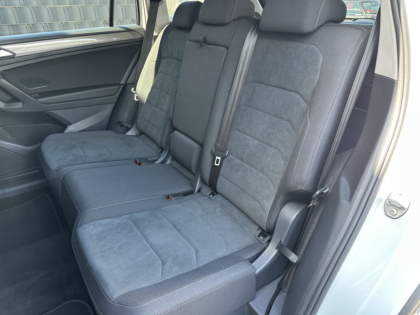 Fahrzeugabbildung Volkswagen Tiguan Allspace Life 4Motion NAV+LED+ACC+360°+VC