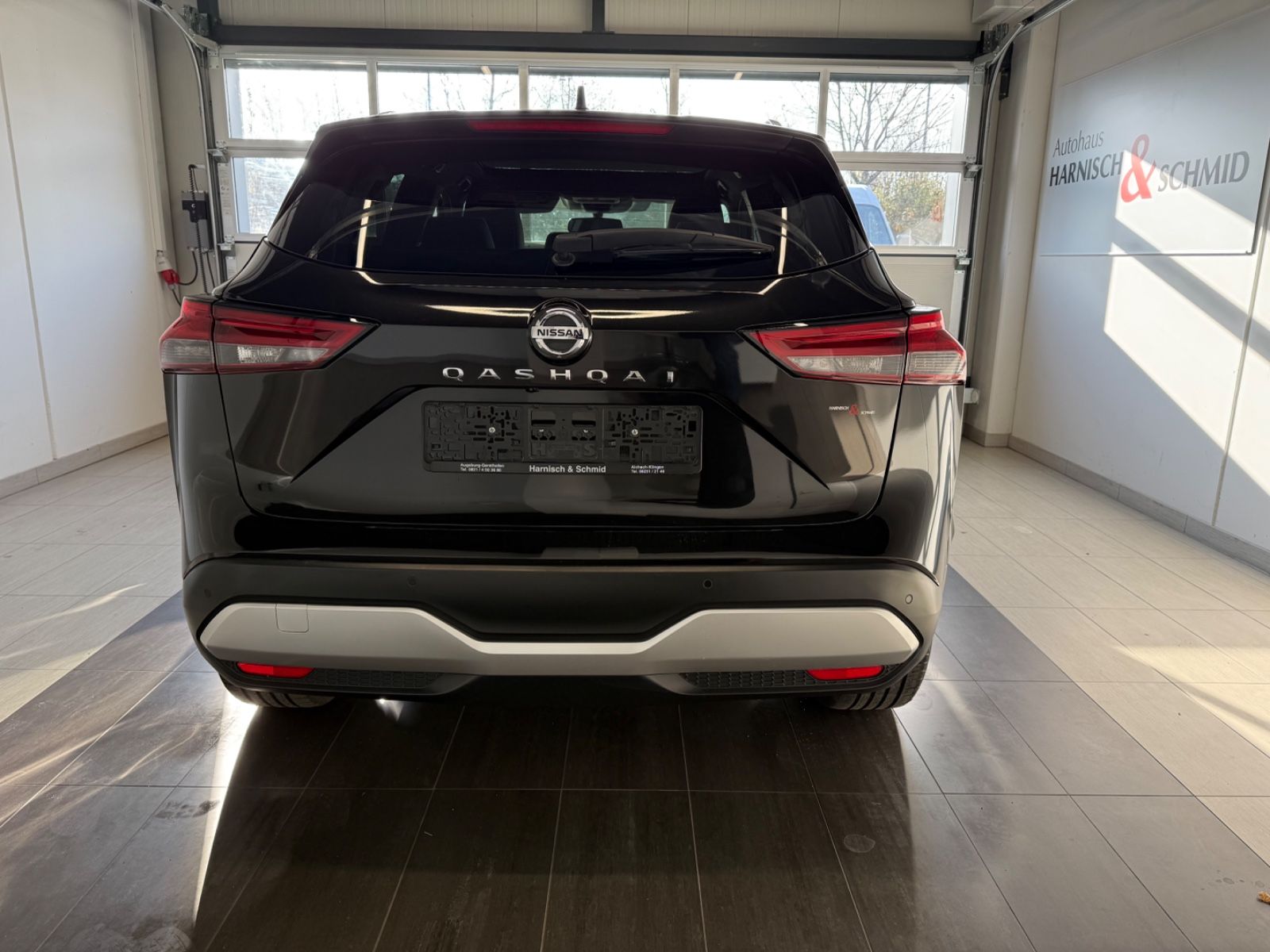 Fahrzeugabbildung Nissan Qashqai Tekna, 360° Kamera, Navi, WP, Panod.