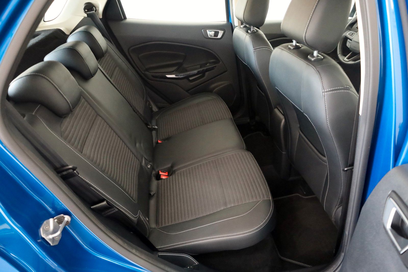 Fahrzeugabbildung Ford EcoSport Titanium Bi-Xenon,Kamera,SH,PDC,SR+WR