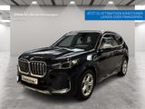 BMW iX1 xDrive30 - schwarze BMW iX1