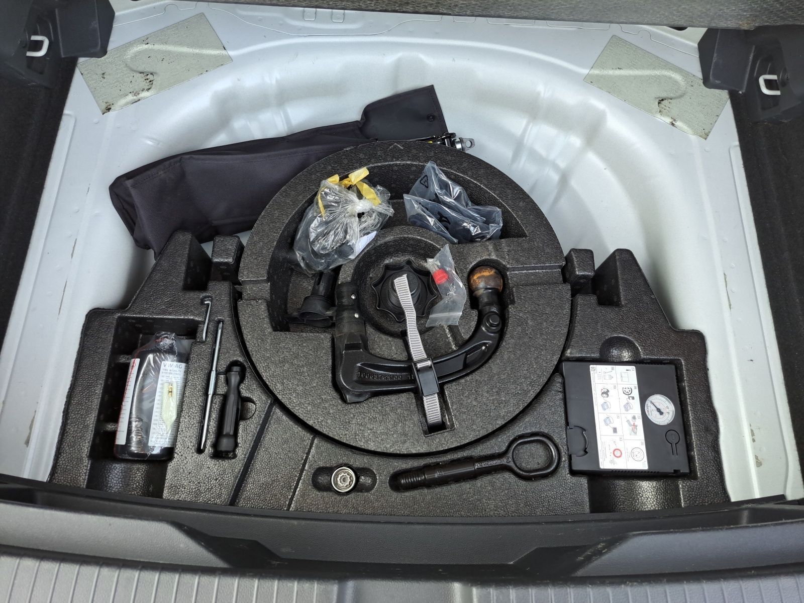 Volkswagen T-Roc - Bild 12