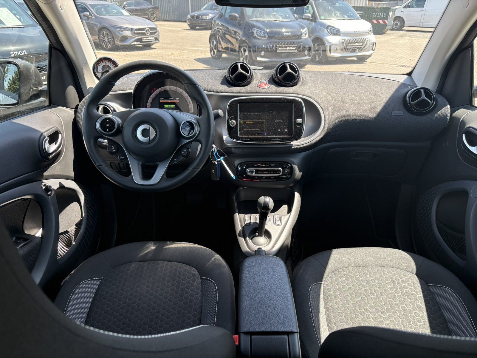 Fahrzeugabbildung Smart EQ CABRIO*EXCLUSIVE*22kW*ALLWETTER*WINTER-PAKET