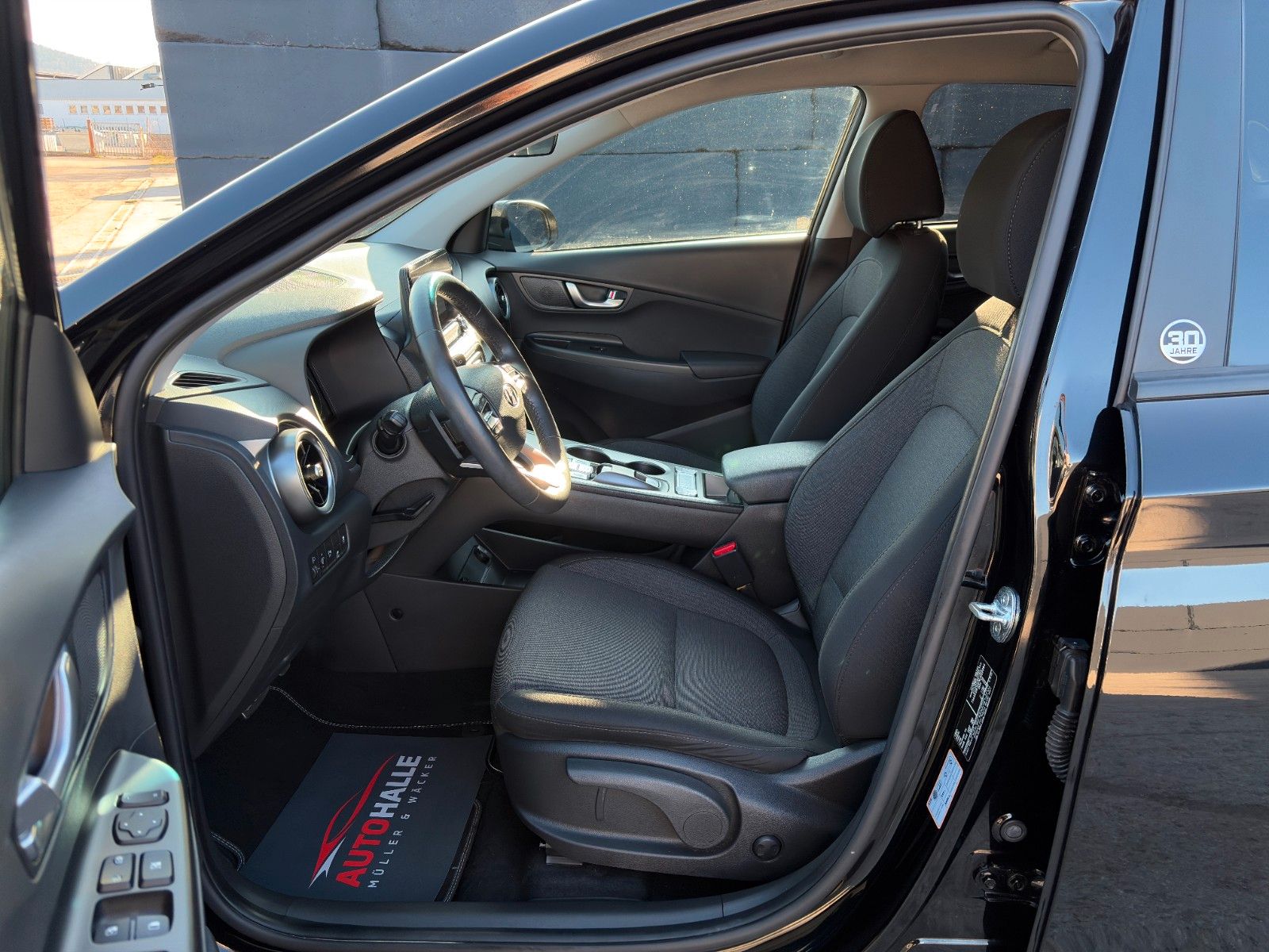Fahrzeugabbildung Hyundai KONA E 30+ Edition SHZ LHZ LFA LKA CarPlay NAVI