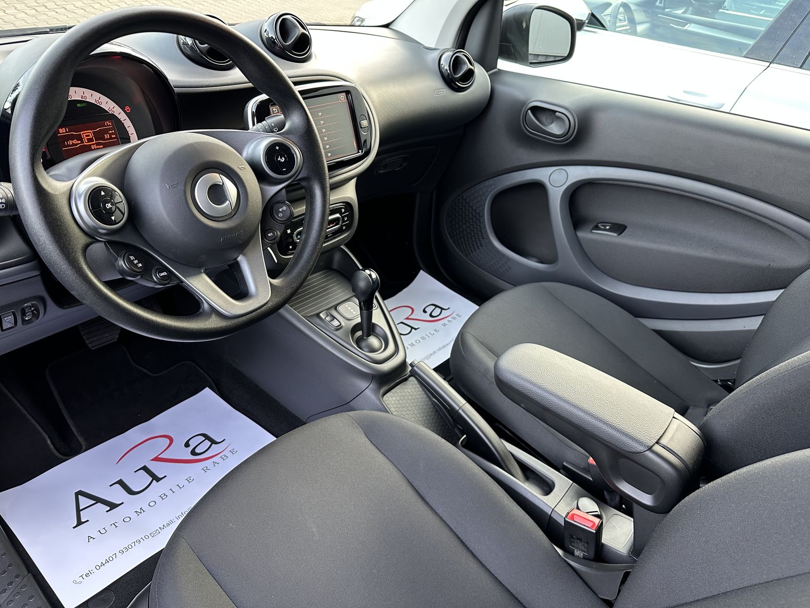 Fahrzeugabbildung Smart ForTwo EQ Coupé CARPLAY+TEMPOMAT+DAB-RADIO+1HD