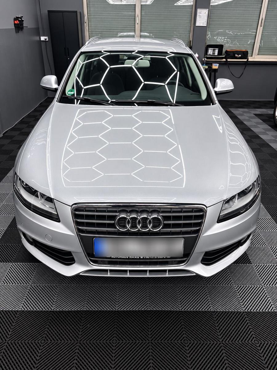Audi A4 2009 — rear view
