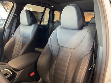 صورة 9 لـ 2024 BMW IX3