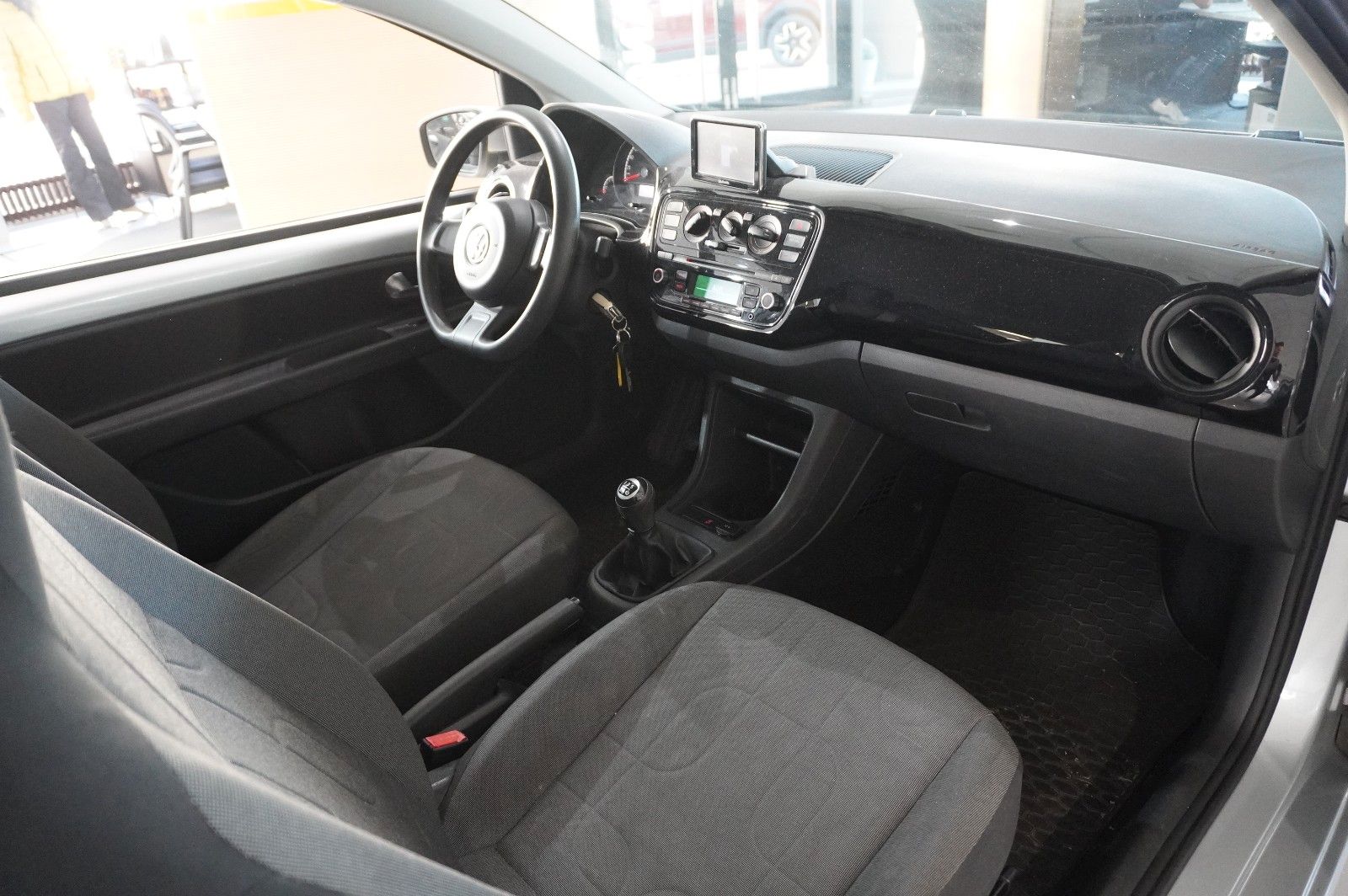 Fahrzeugabbildung Volkswagen up! 1.0 MOVE 3-TÜR NAVI/KLIMA/SPORT/CD/AUX/TÜV