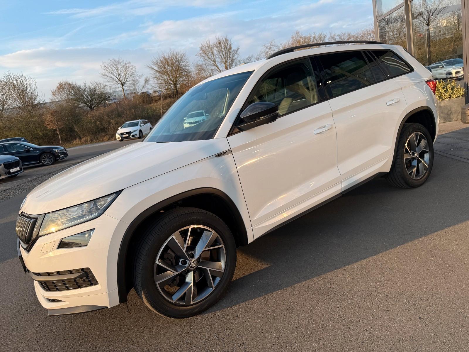 Skoda Kodiaq 2,0TDi Sportline 4x4 Pano 19" AHK DCC ACC